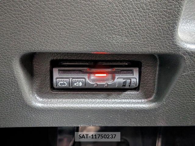 Nissan CUBE 2018-09 7216784-10