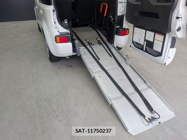 Nissan CUBE 2018-09 7216784-17