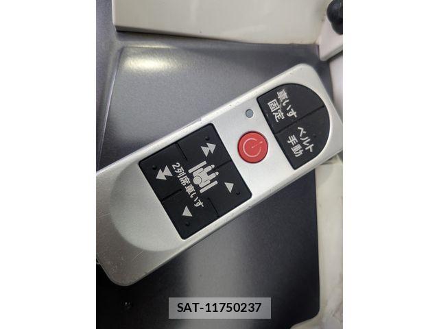 Nissan CUBE 2018-09 7216784-18