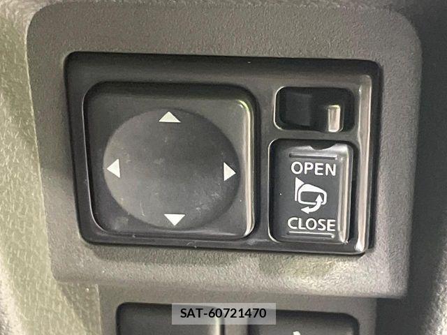 Nissan CUBE 2011-06 7216779-4