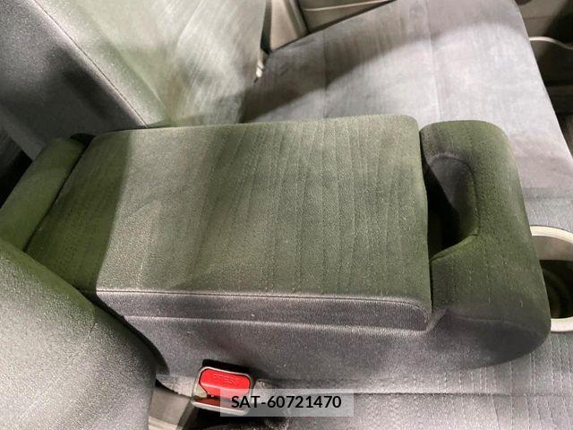 Nissan CUBE 2011-06 7216779-6