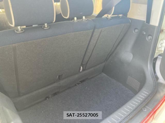 Nissan CUBE 2012-04 7250329-11
