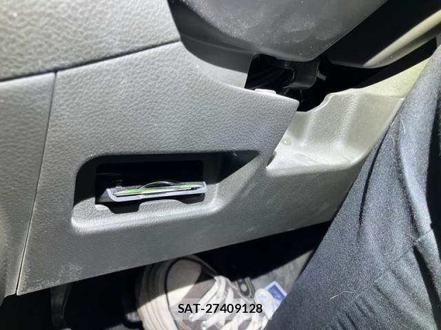 Nissan CUBE 2012-01 7250330-19