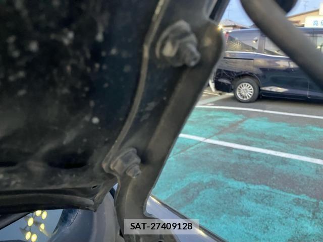 Nissan CUBE 2012-01 7250330-26