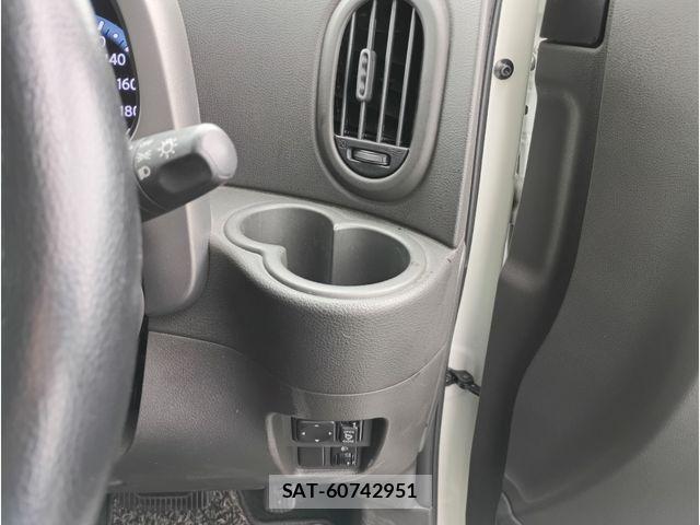 Nissan CUBE 2011-06 7250325-17