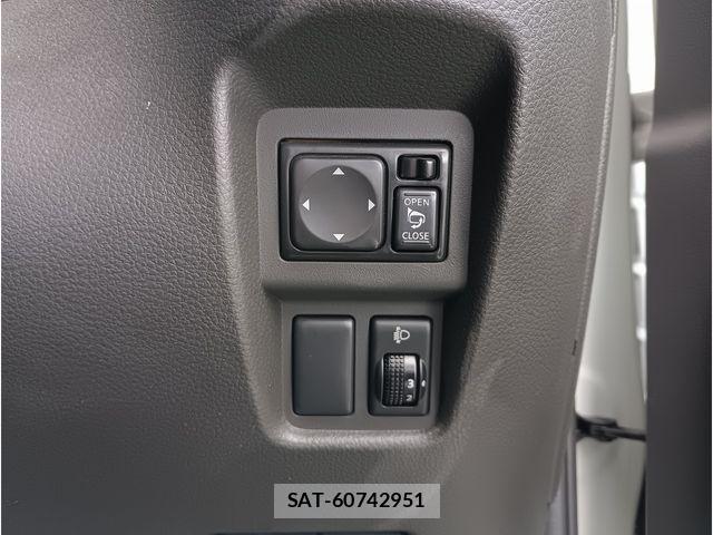 Nissan CUBE 2011-06 7250325-18