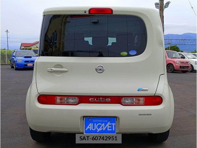Nissan CUBE 2011-06 7250325-4