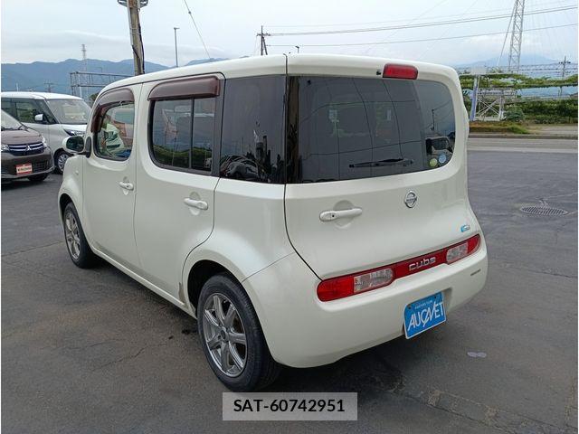 Nissan CUBE 2011-06 7250325-5