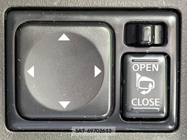 Nissan CUBE 2012-02 7271754-6