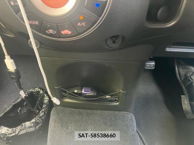 Nissan CUBE 2009-12 7326454-17