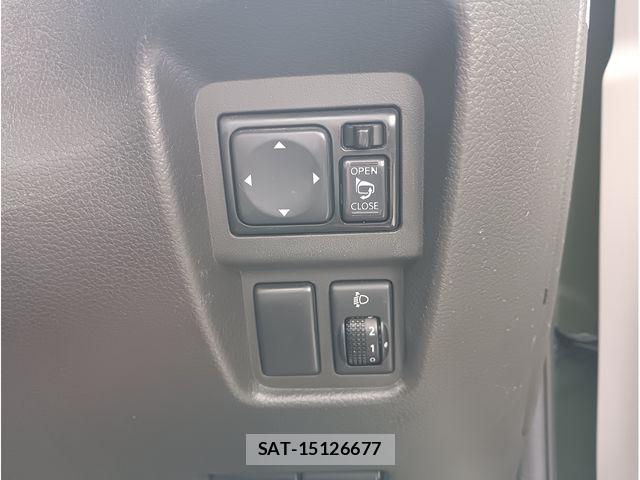 Nissan CUBE 2009-08 7357354-13