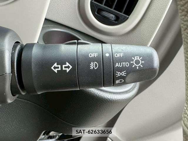 Nissan CUBE 2015-11 7391752-11