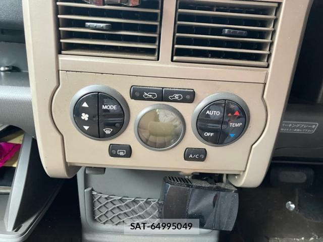 Nissan CUBE 2003-01 7391755-14