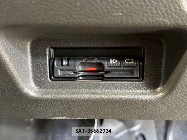 Nissan CUBE 2015-10 7561989-11