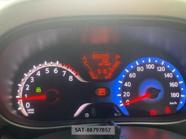 Nissan CUBE 2012-03 7615914-17