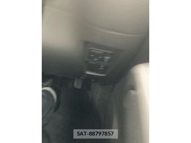 Nissan CUBE 2012-03 7615914-19