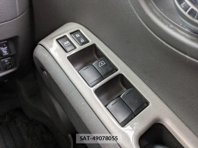 Nissan CUBE 2013-05 7615907-28