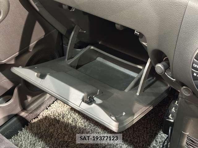 Nissan CUBE 2009-09 7615905-20