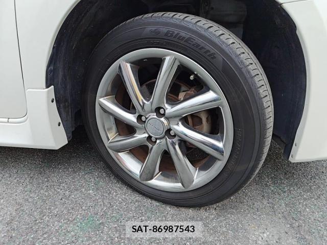 Nissan CUBE 2014-01 7615900-8