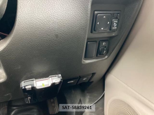 Nissan CUBE 2010-11 7783935-7