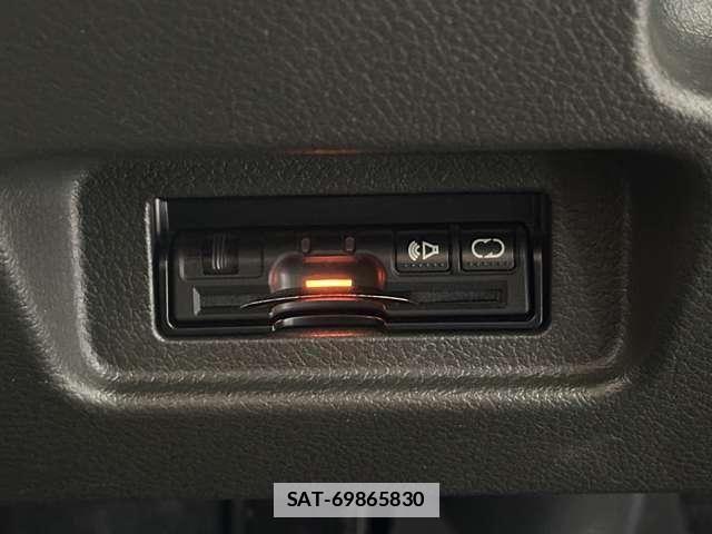 Nissan CUBE 2013-07 7783945-13