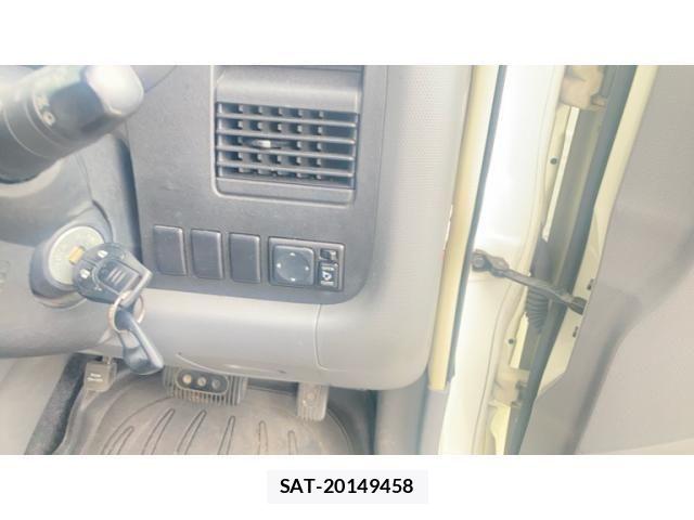 Nissan CUBE 2007-08 7783933-18