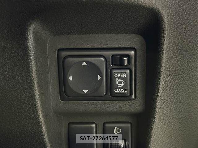 Nissan CUBE 2012-11 7875955-25