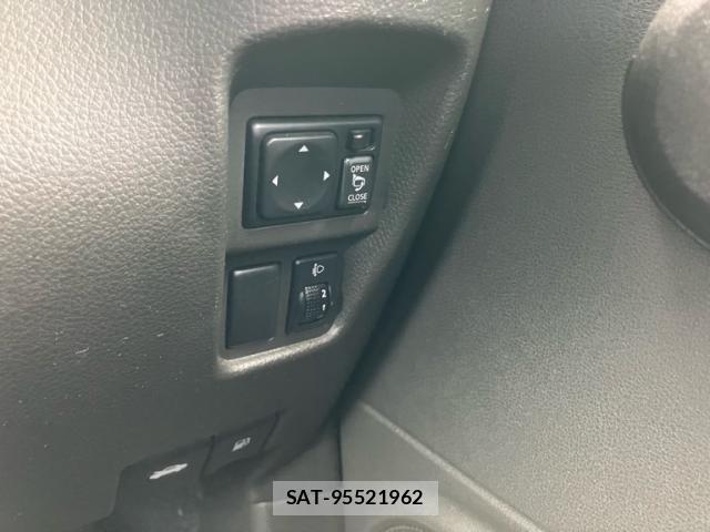 Nissan CUBE 2012-03 8035109-17
