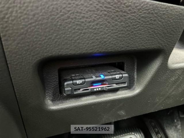 Nissan CUBE 2012-03 8035109-18