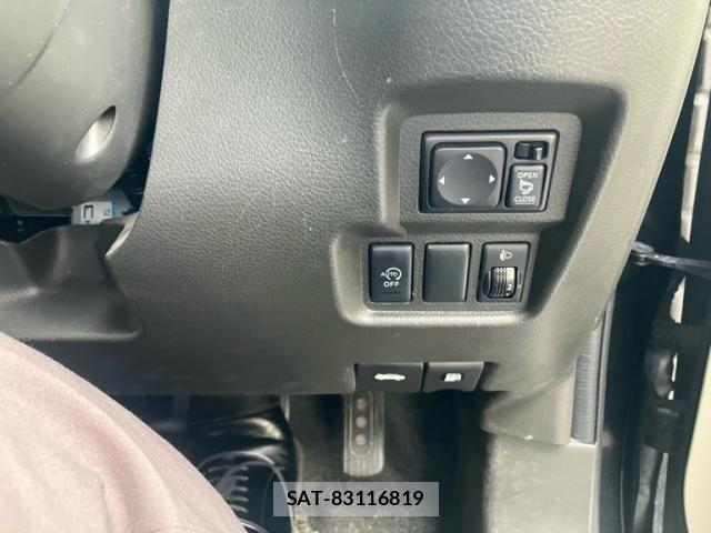 Nissan CUBE 2014-02 8035110-13