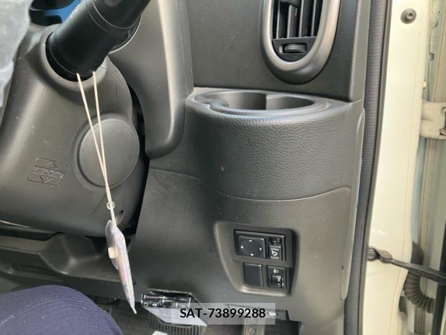 Nissan CUBE 2012-07 8035114-26