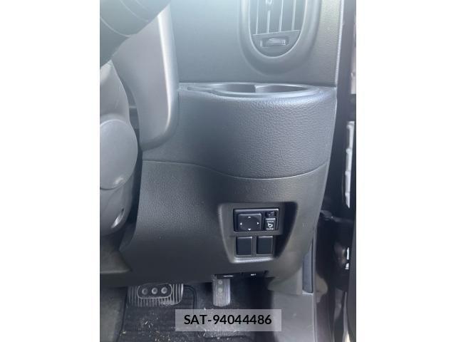 Nissan CUBE 2011-07 8073428-11