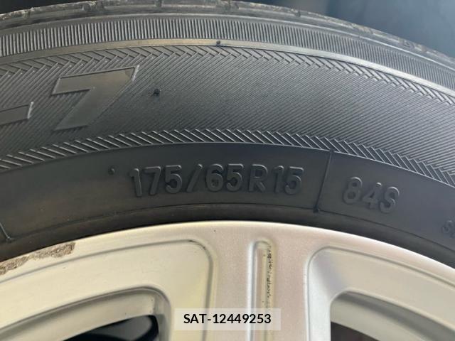 Nissan CUBE 2010-03 8098701-11