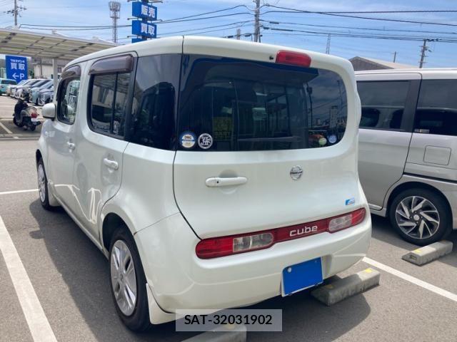 Nissan CUBE 2011-11 8129553-4