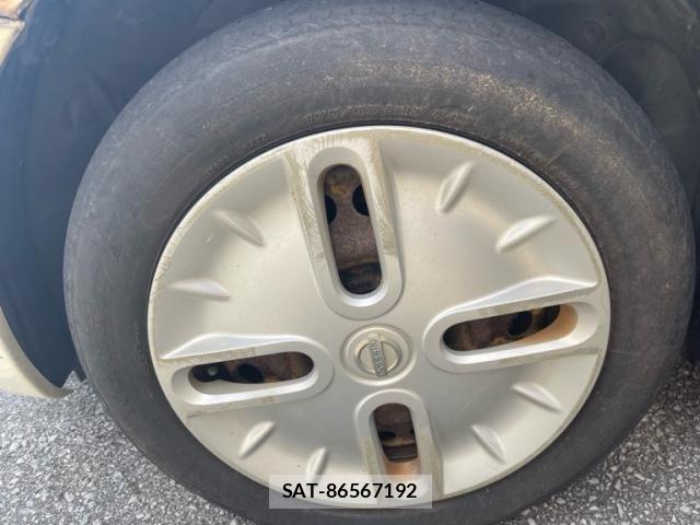 Nissan CUBE 2010-02 8229450-11