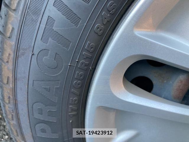 Nissan CUBE 2013-09 8229452-3