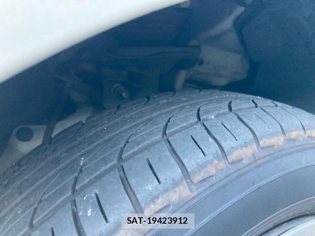Nissan CUBE 2013-09 8229452-4