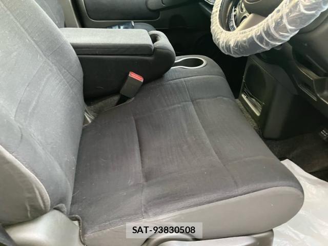 Nissan CUBE 2011-07 8244945-6
