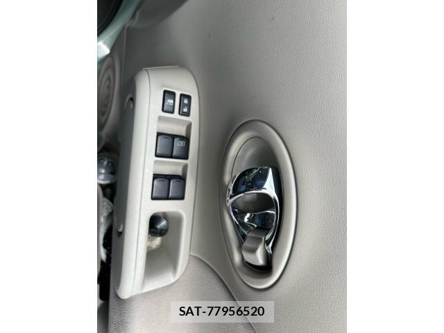 Nissan CUBE 2015-10 8335417-15