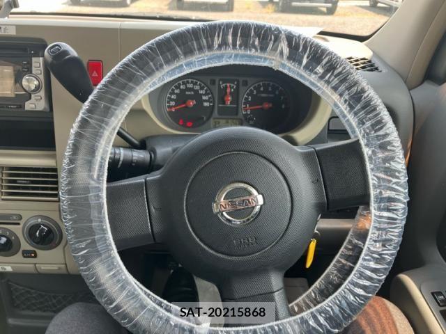 Nissan CUBE 2005-04 8335419-18