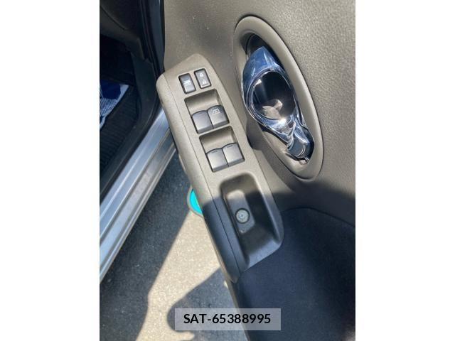 Nissan CUBE 2011-10 8335418-12