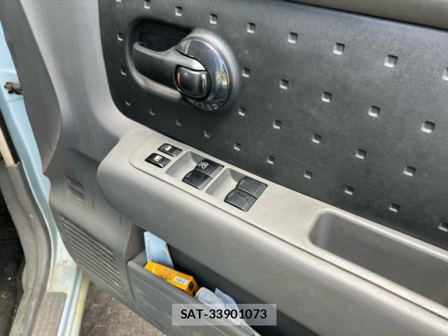 Nissan CUBE 2004-11 8365349-13