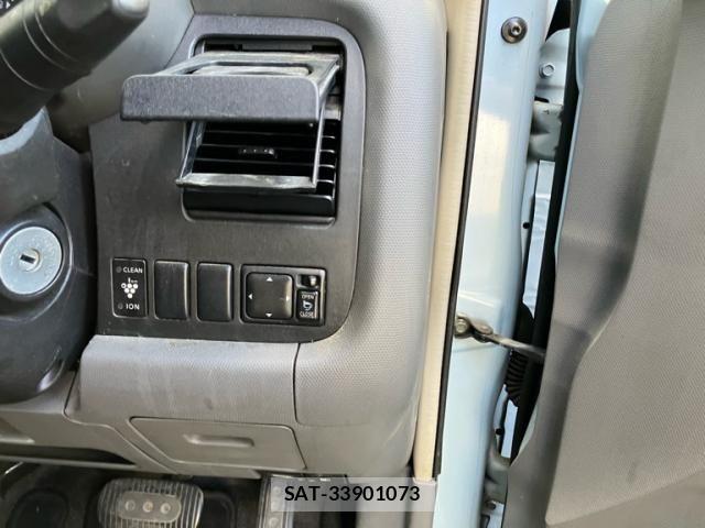 Nissan CUBE 2004-11 8365349-14