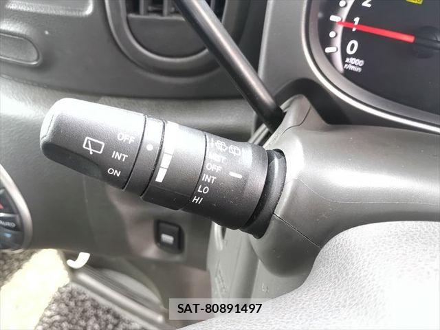 Nissan CUBE 2012-01 8365340-21