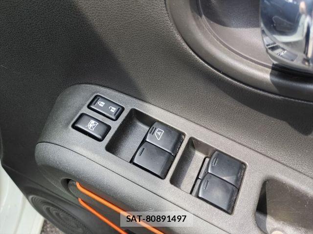 Nissan CUBE 2012-01 8365340-27