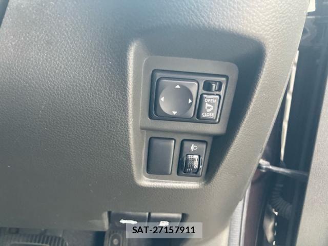 Nissan CUBE 2011-10 8365344-15