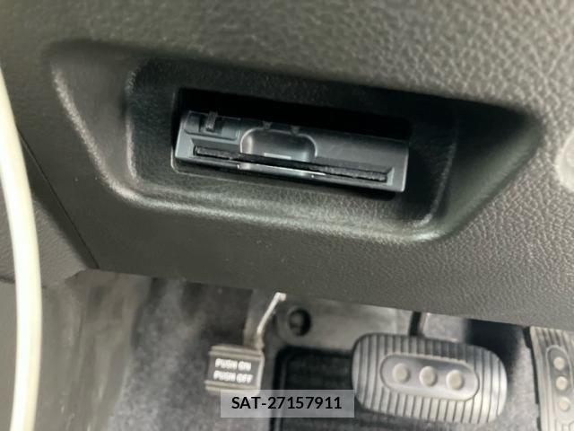 Nissan CUBE 2011-10 8365344-16