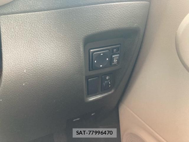 Nissan CUBE 2010-06 8365342-16