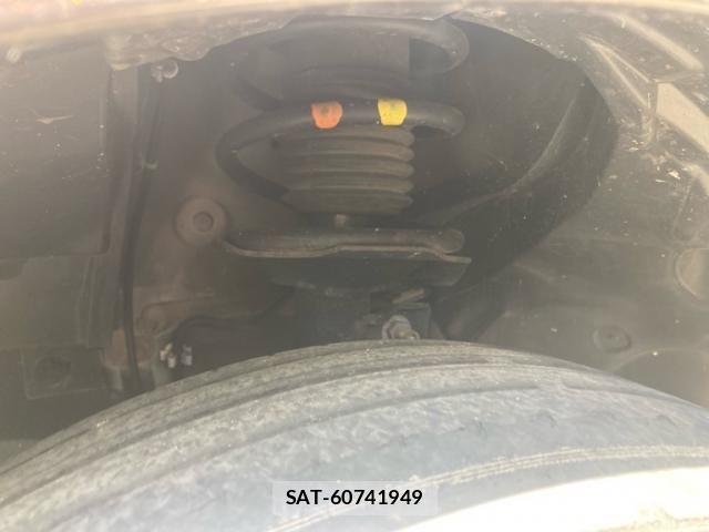 Nissan CUBE 2011-08 8365351-11