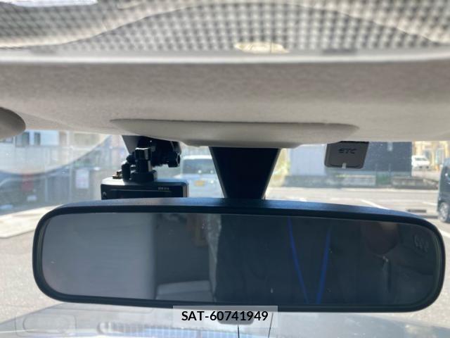 Nissan CUBE 2011-08 8365351-24